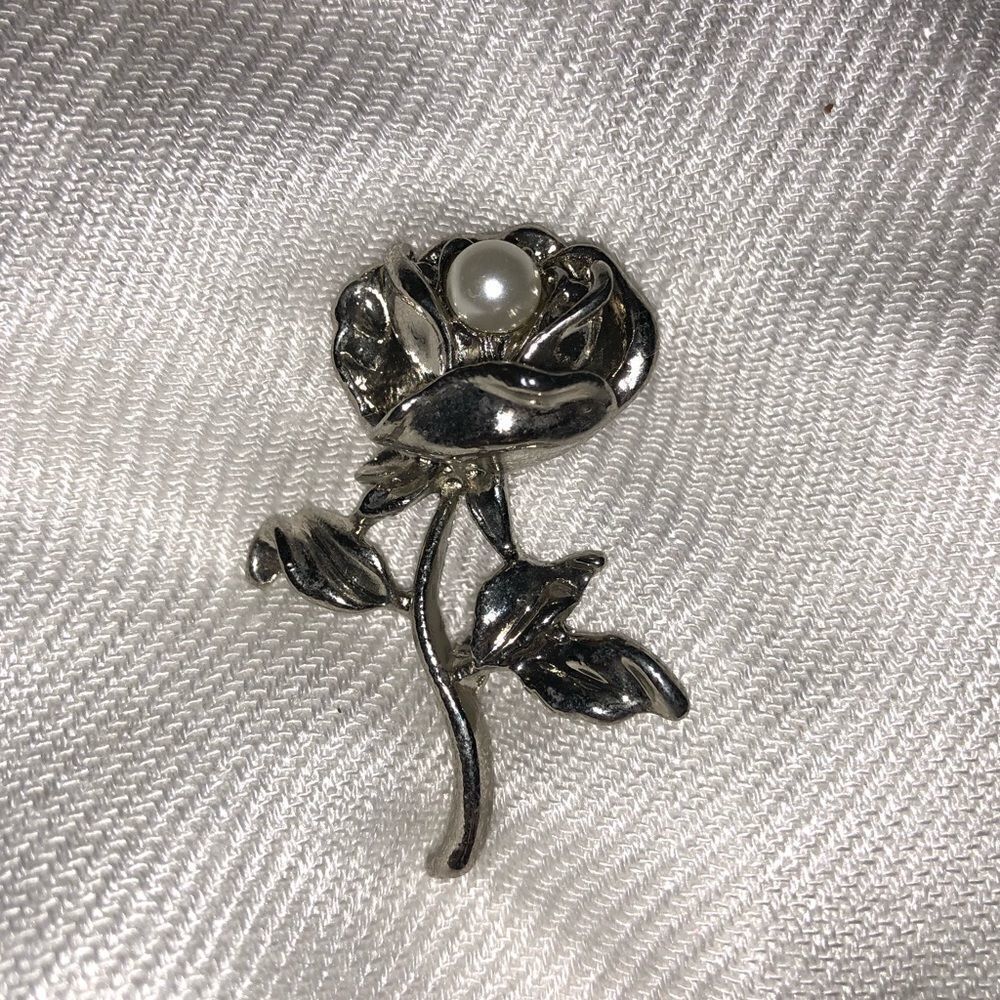 Vintage brooch, no brand markings
